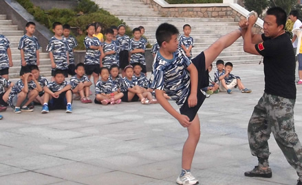 鱼跃素质拓展童军夏令营—防身术