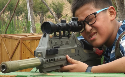 鱼跃素质拓展童军夏令营—真人CS镭战