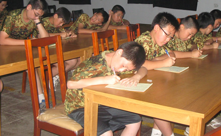 鱼跃军事夏令营活动之晚课