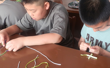鱼跃临沂夏令营活动之手工艺编织