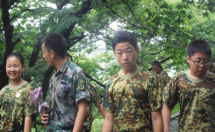 2013年鱼跃暑假军事夏令营与其它夏令营的区别