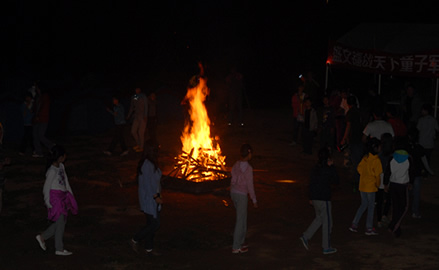 鱼跃亲子夏令营之烧烤篝火晚会