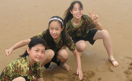 外表红红火火 背后问题多多 选暑假夏令营得小心