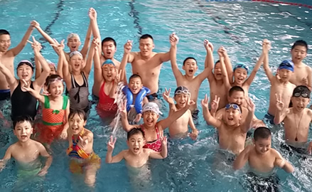 鱼跃素质拓展童军夏令营—游泳