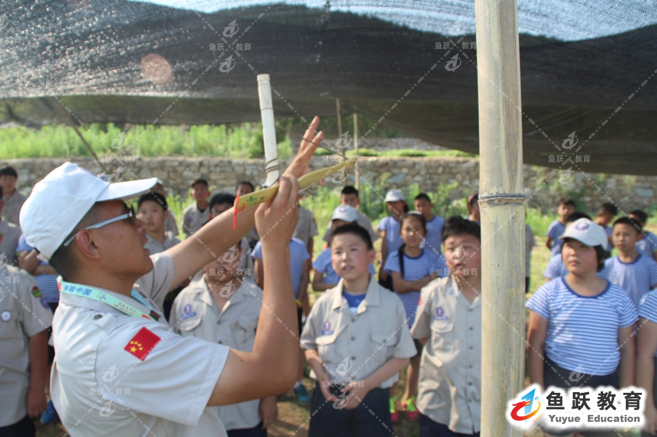 中国童子军峄城夏令营—钻木取火