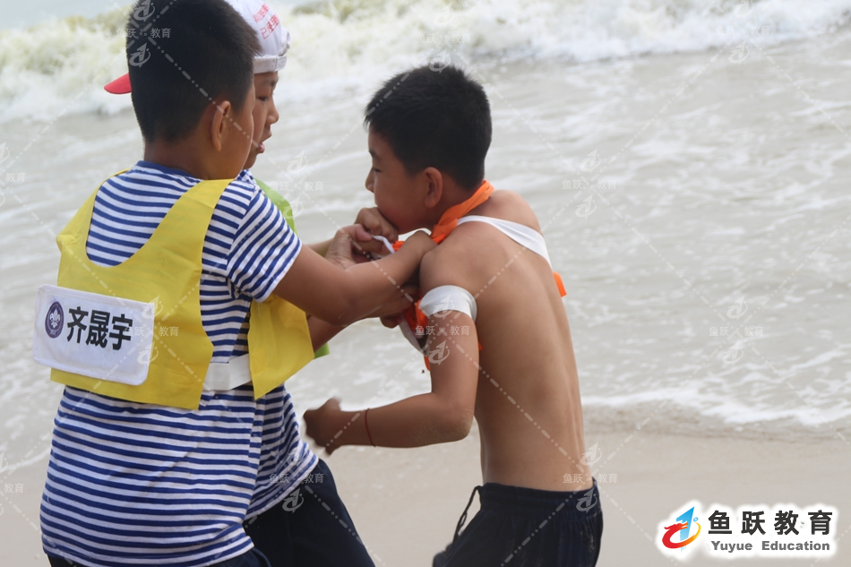 中国童子军青岛夏令营—沙滩撕名牌